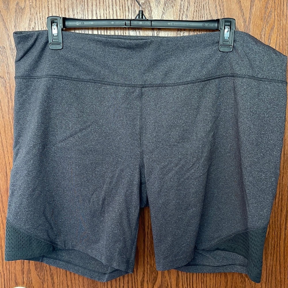 Women’s plus tek gear 3x gray shorts